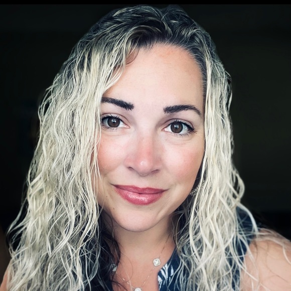 Meet your Posher, Melissa - Picture 1 of 1